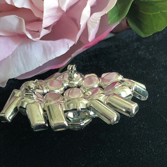 Large (2.25”)Vintage Weiss Rhinestone Brooch Pin - Picture 8 of 8